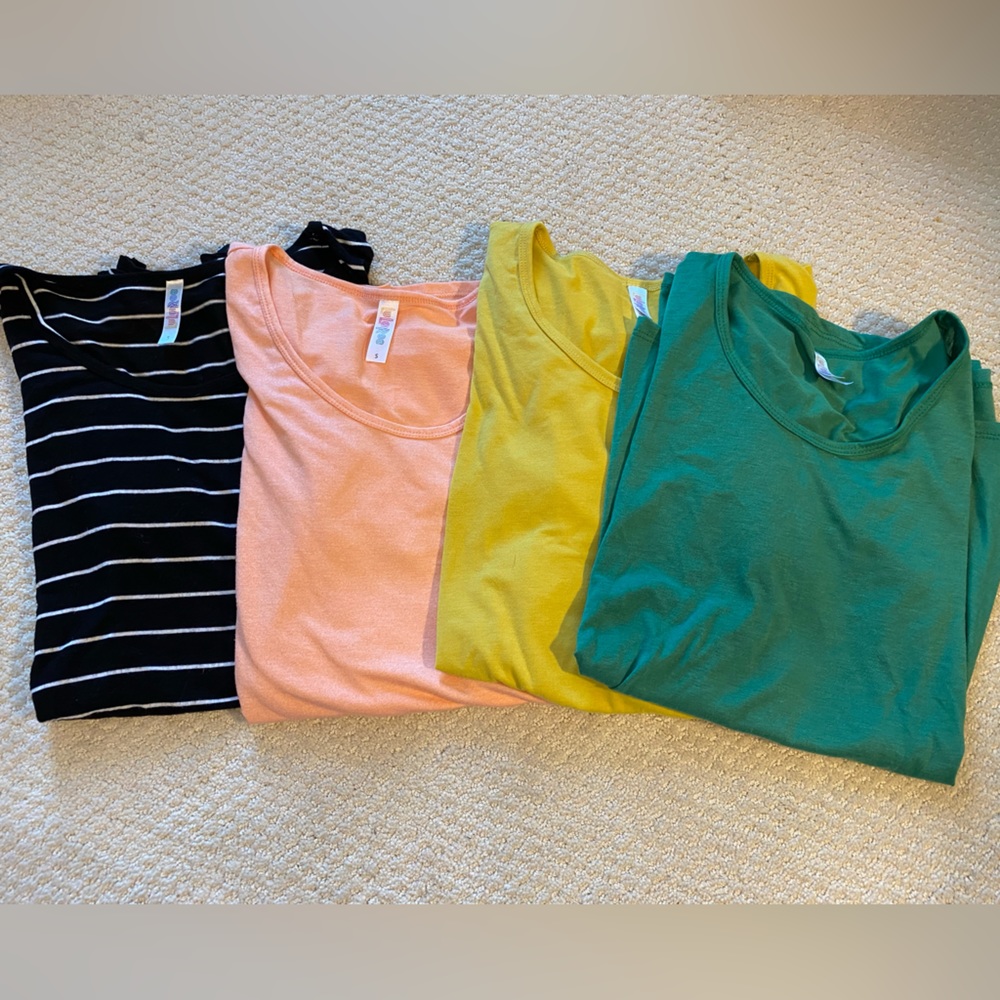4 LuLaRoe perfect T - Small